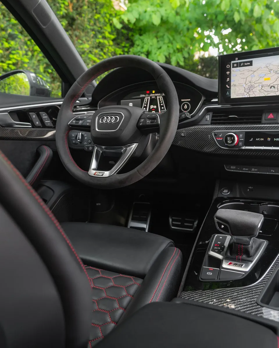 Frame 005 — Audi RS4 Avant ABT