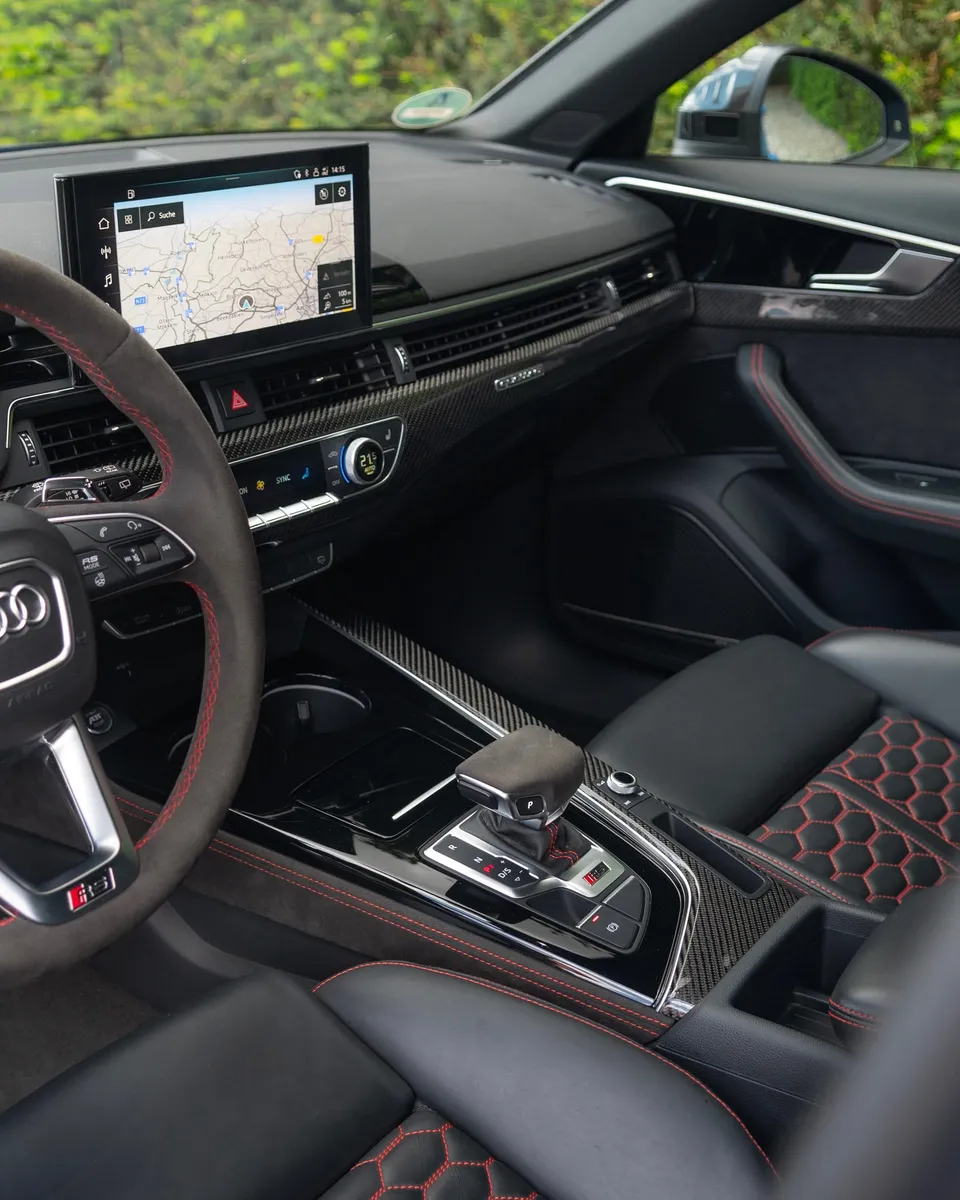 Frame 006 — Audi RS4 Avant ABT