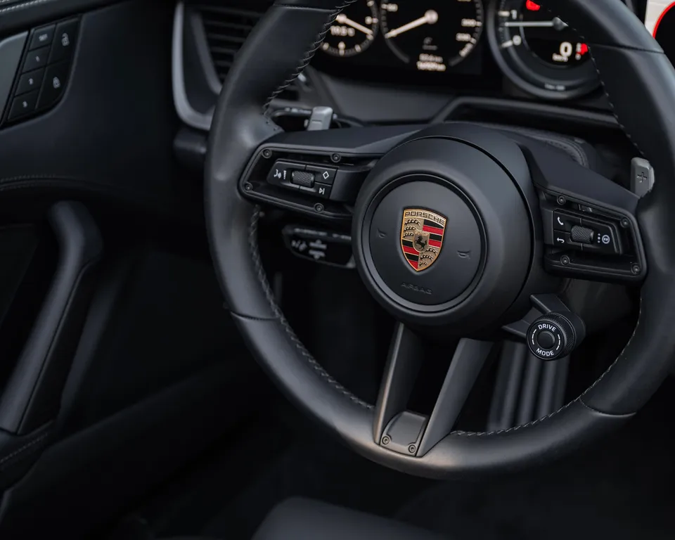 Frame 025 — Porsche 911 Targa 4S