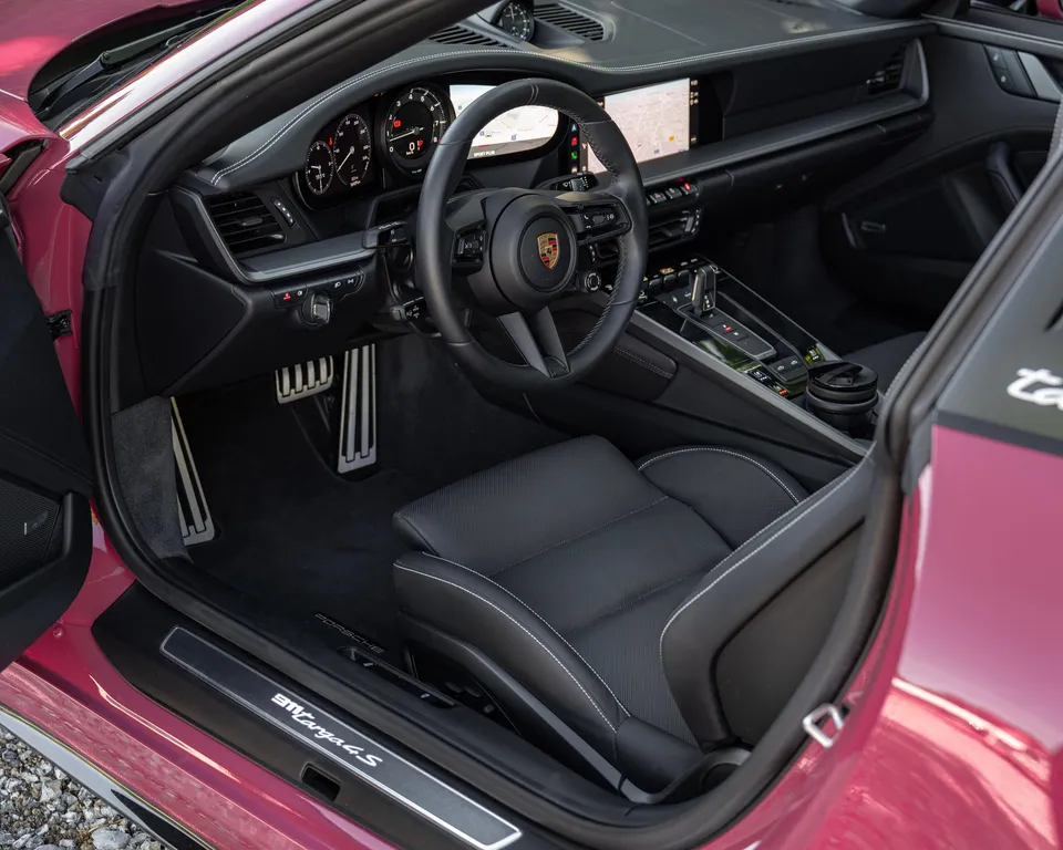 Frame 030 — Porsche 911 Targa 4S