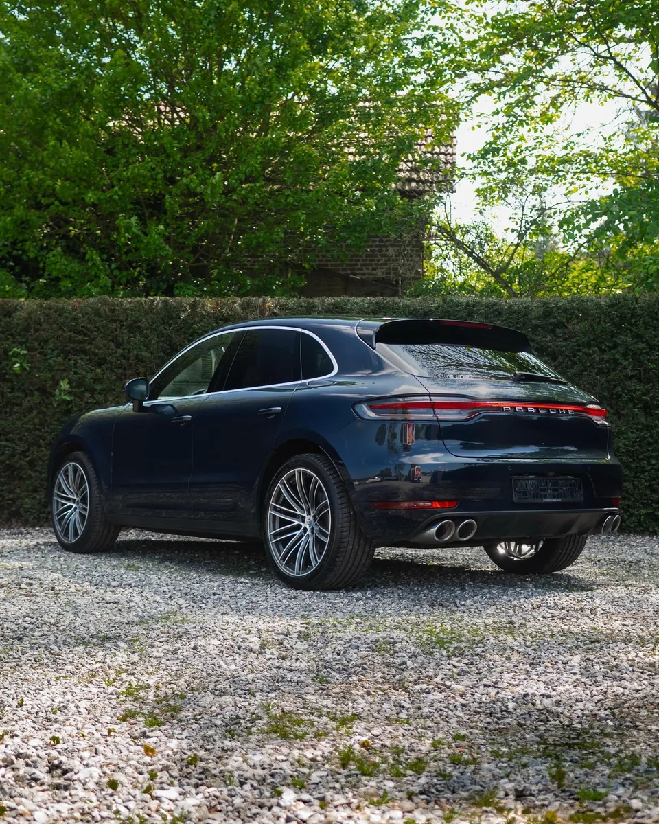 Frame 013 — Porsche Macan S