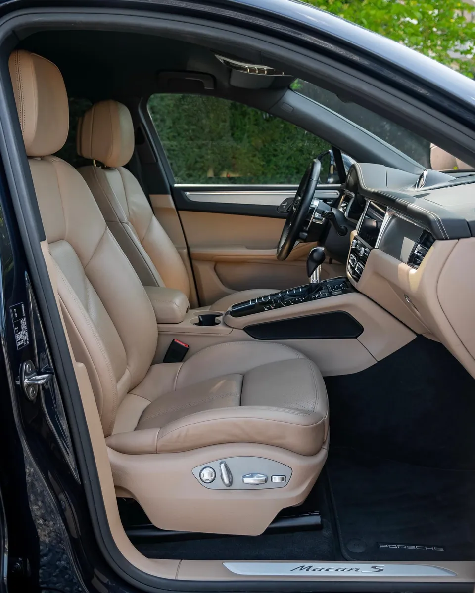 Frame 016 — Porsche Macan S