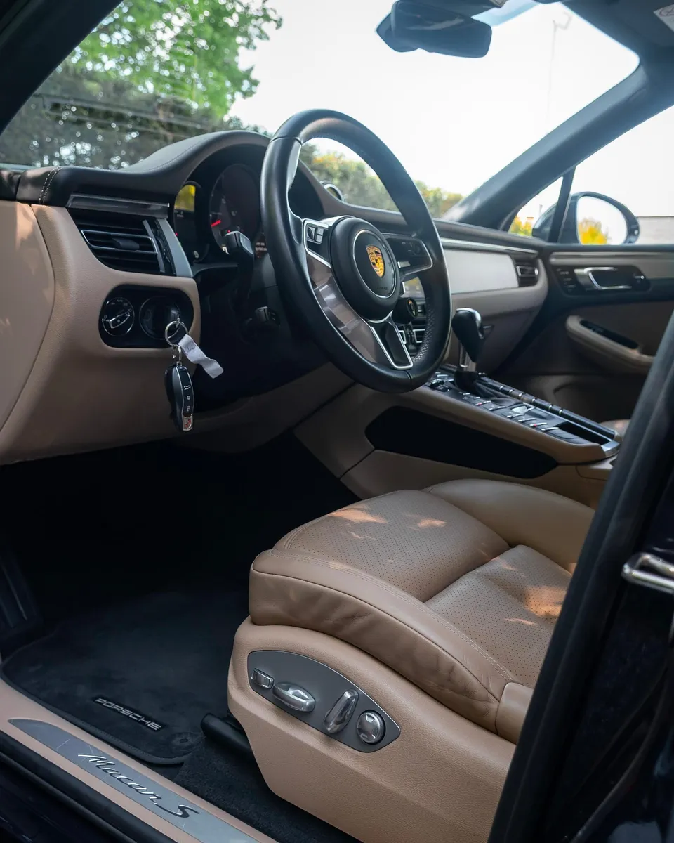 Frame 019 — Porsche Macan S
